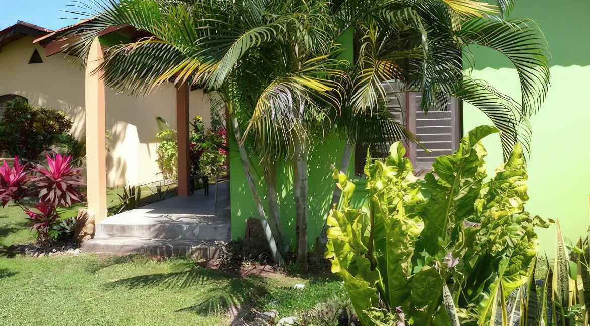 caribbean-beach-resort-for-sale-in-trujillo-colon-honduras (15)